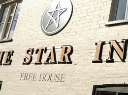 https://www.thestarinn1744.co.uk/rooms/ website